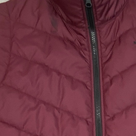 The North Face Women’s Tamburello 2 Vest. Deep Garnet Color. Women's’s Small. - Picture 8 of 8